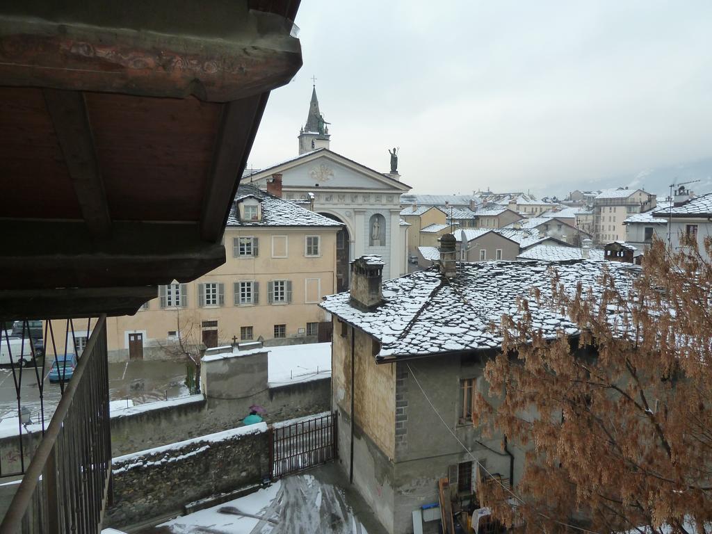 Maison Forum Apartment Aosta Bagian luar foto