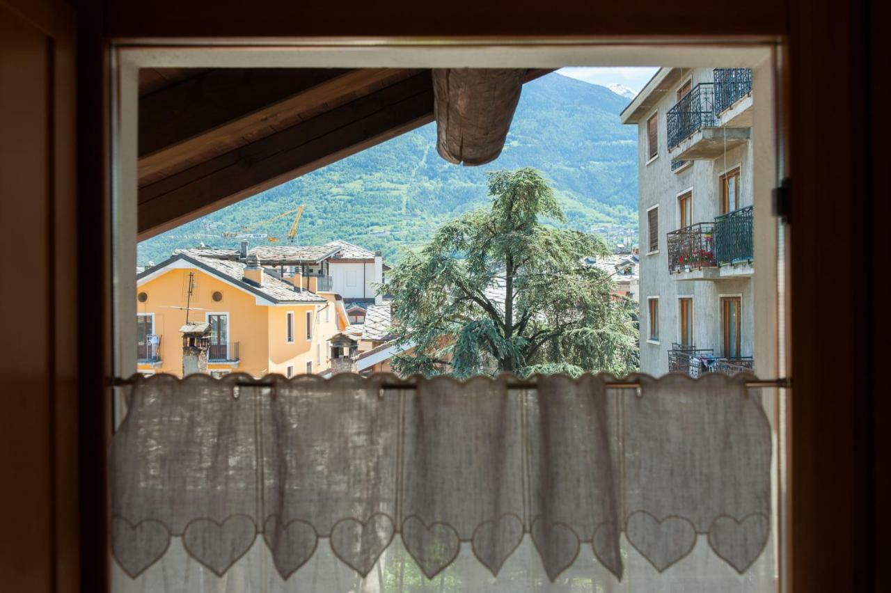 Maison Forum Apartment Aosta Bagian luar foto