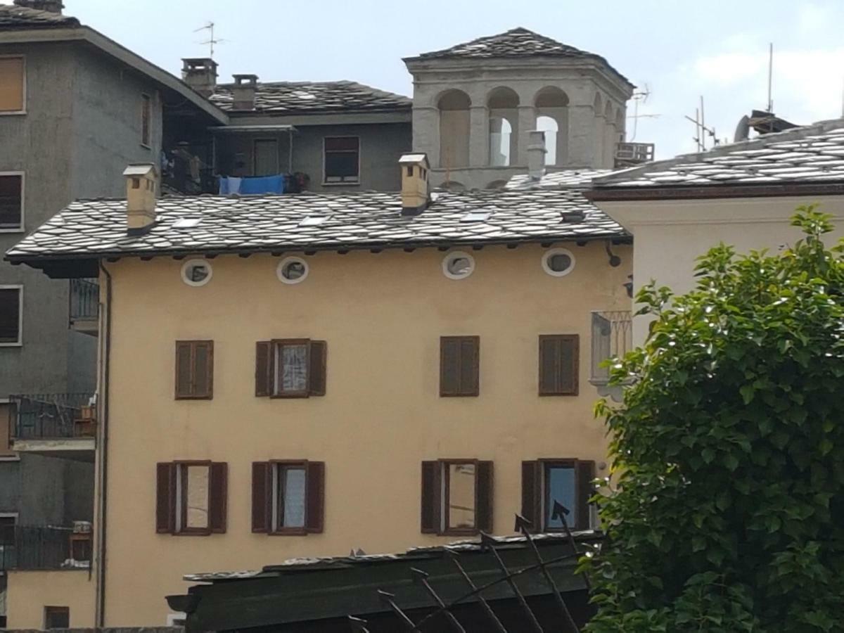 Maison Forum Apartment Aosta Bagian luar foto